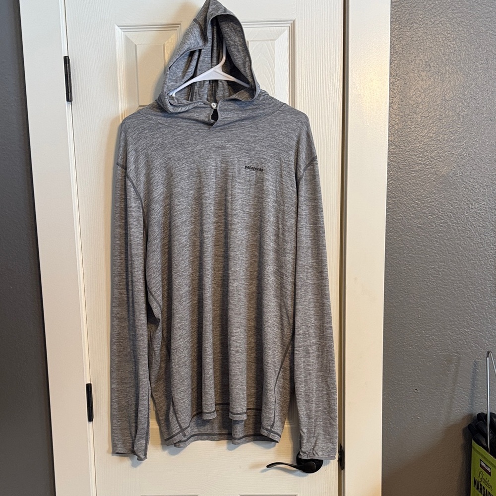 Patagonia Gray Hooded Long Sleeve Pullover